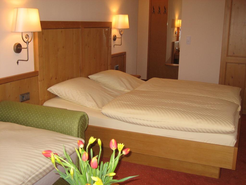 Hotel Lindenhof Мешеде Стая снимка