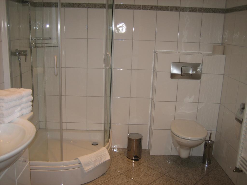 Hotel Lindenhof Мешеде Стая снимка