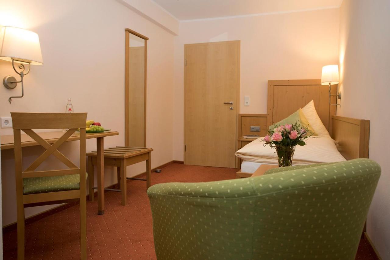 Hotel Lindenhof Мешеде Екстериор снимка