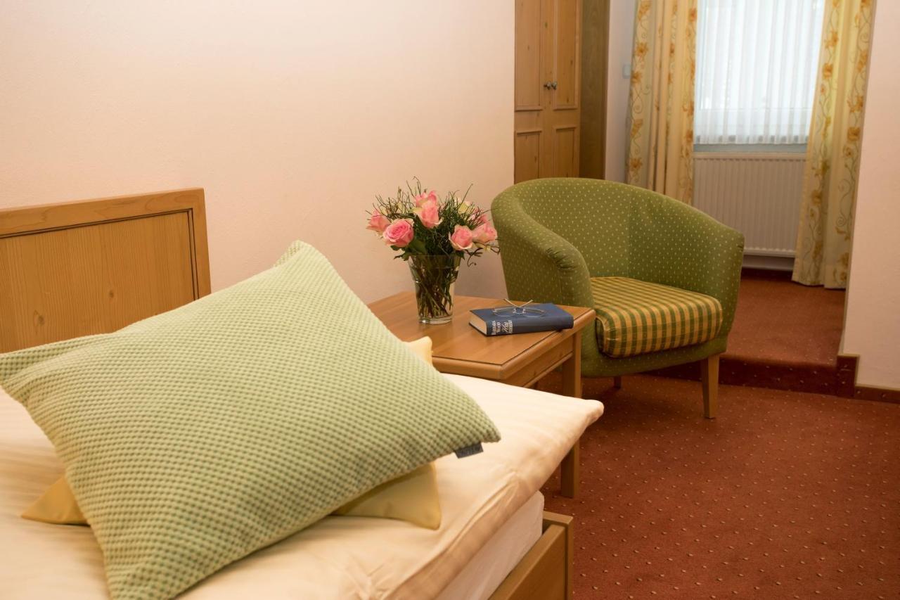 Hotel Lindenhof Мешеде Екстериор снимка