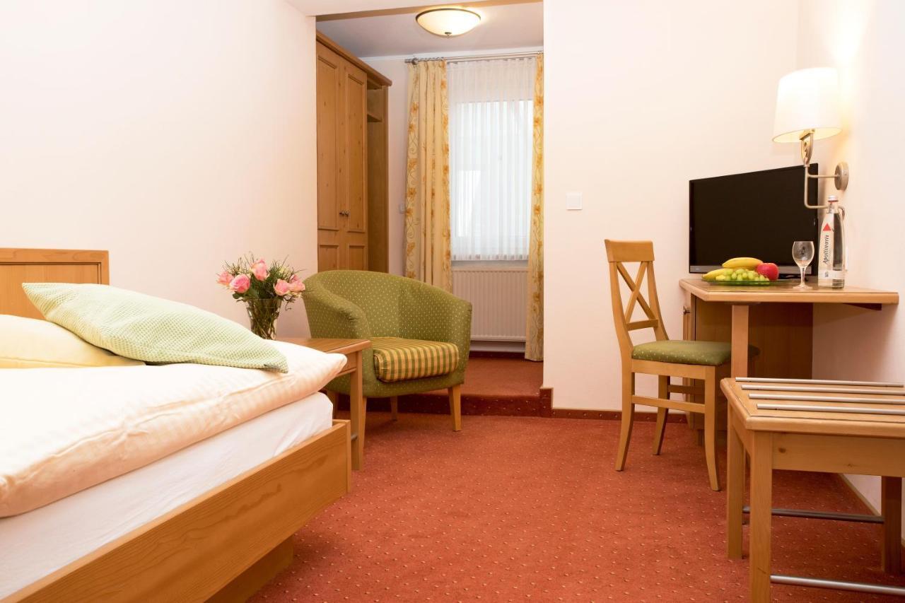 Hotel Lindenhof Мешеде Екстериор снимка